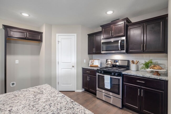 Building Photo - Beautiful 4 Bedroom Rental in Nixa with a ...