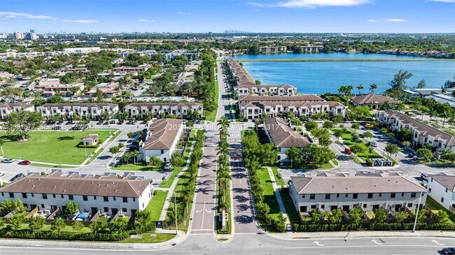 Building Photo - 20544 NE 5th Pl