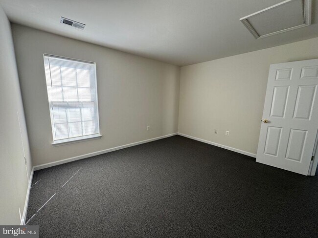 Building Photo - 9719 Inkwood Dr