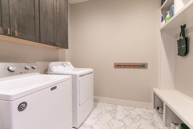 Building Photo - 209 Dalton Cir