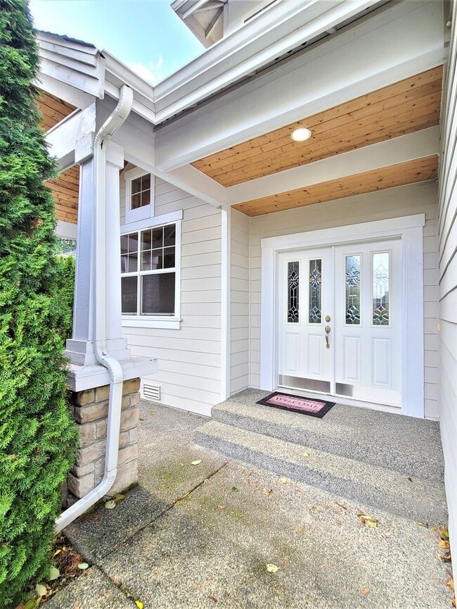 Building Photo - Luxurious 4 Bed/2.5 Bath Lynnwood Home - Available Now!