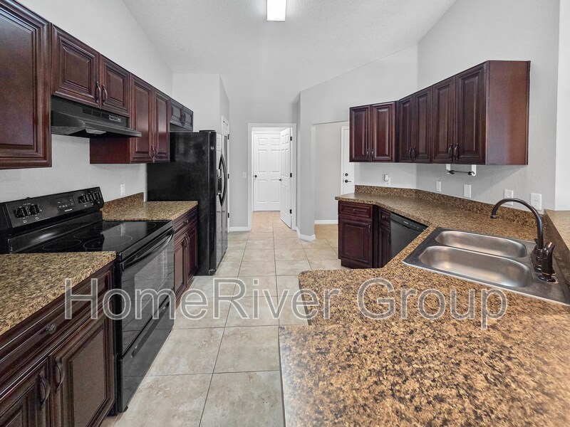 Building Photo - 16851 SW 41st Ave Rd