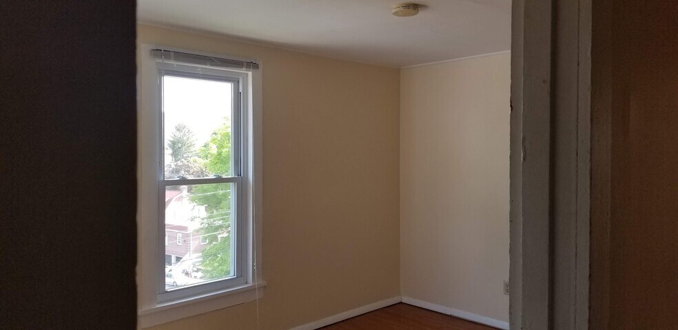 Bedroom 2 - 323 W 4th St