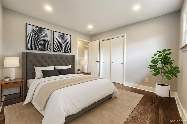 Building Photo - 15705 Juliana Ave