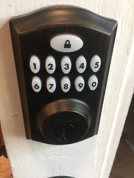 Digital entrance - 1060 Seaboard Ave NW