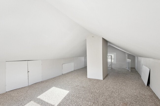 Building Photo - 713 Warrenville Rd