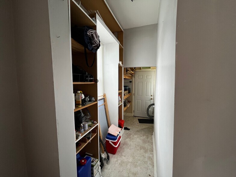 Building Photo - 604 Second St.