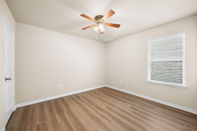 Building Photo - 5816 Roderick Dr