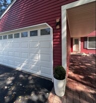 Building Photo - 3430 Urbandale Ln N