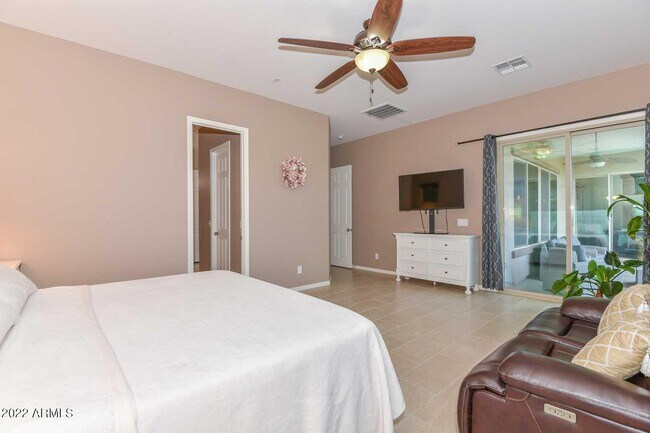 Building Photo - 19210 W Denton St