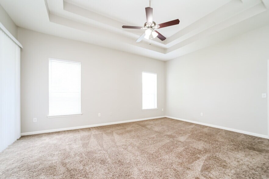 Building Photo - 3708 Southbank Cir