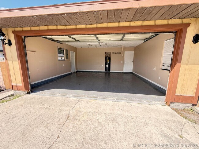Building Photo - 2225 SE Melaleuca Blvd