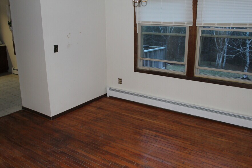 diningroom - 187 Oakland Rd