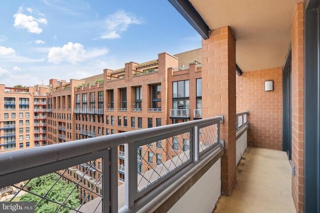 Building Photo - 631 D St NW