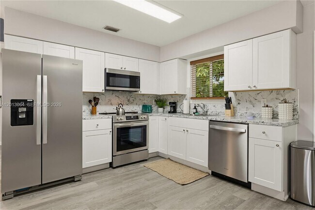 Building Photo - 2825 NW 9th Ave