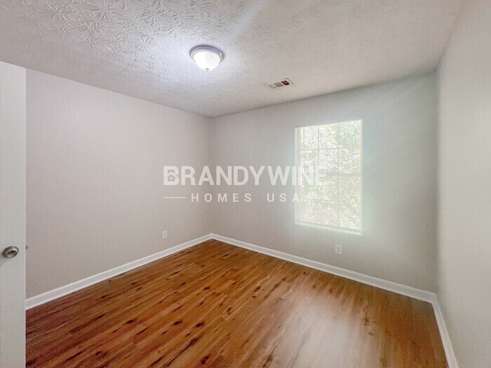 Building Photo - 627 Stonemill Manor