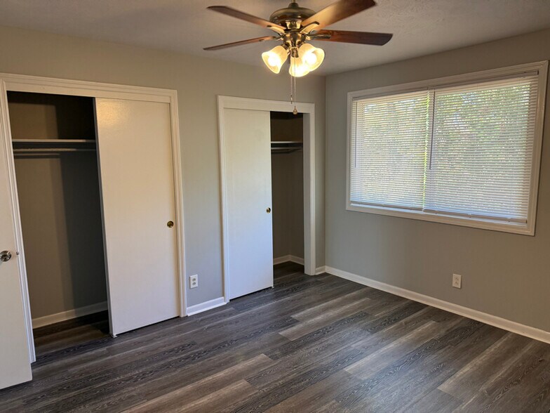 Building Photo - 2508 Redwood Ct