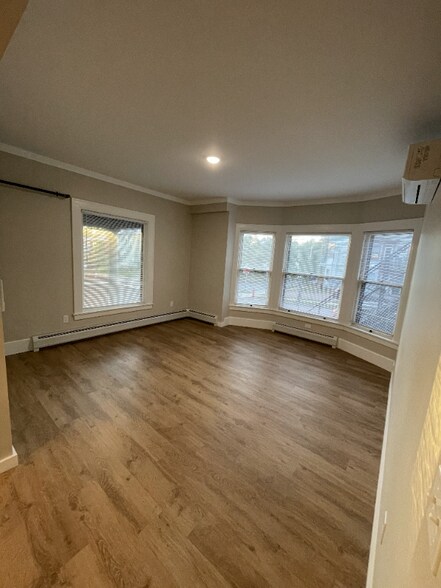 Building Photo - 72 Hungerford Terrace