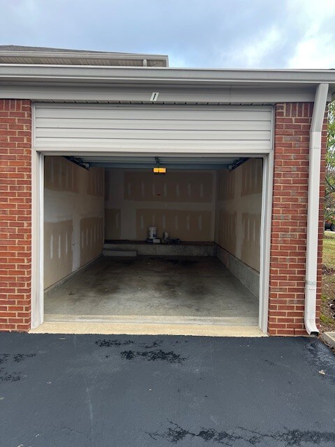 Building Photo - 9415 Magnolia Ridge Dr