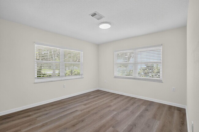 Building Photo - 1125 41st Ave