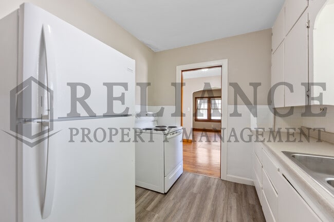 Building Photo - 440 S Osage St