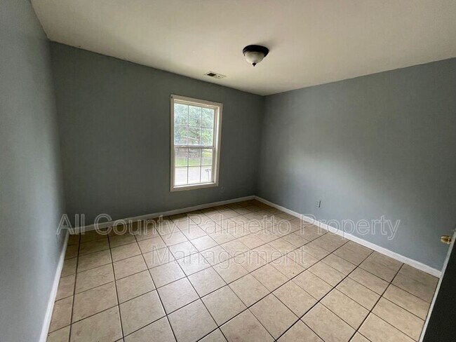 Building Photo - 204 A St