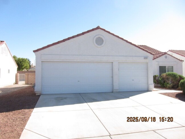 Primary Photo - Beautiful 4 Bedroom Single Story House w/ ...