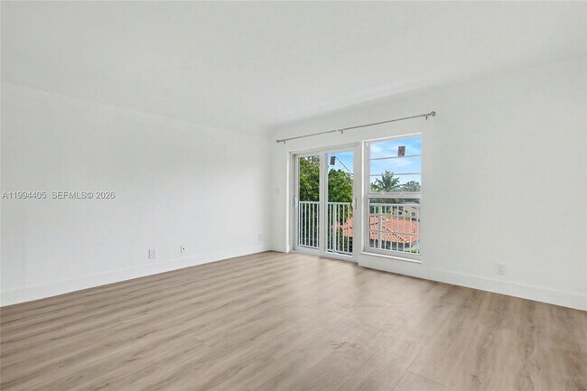 Building Photo - 1220 71st St