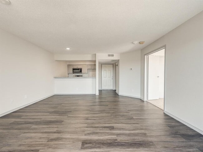 Building Photo - 11450 Audelia Rd