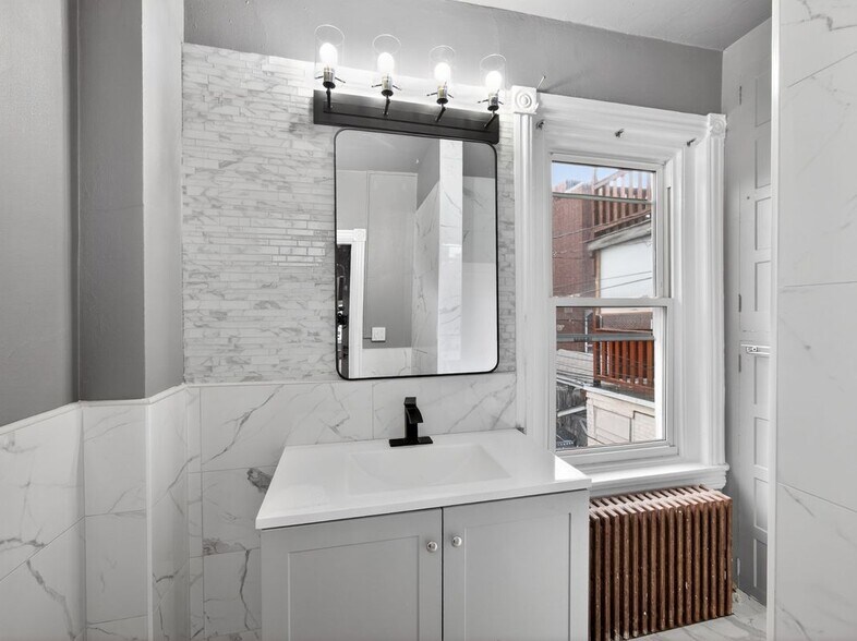 Building Photo - 608 Park St