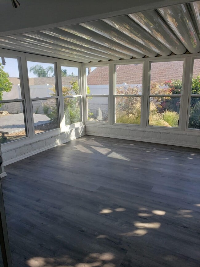 Building Photo - 1907 Clover Way