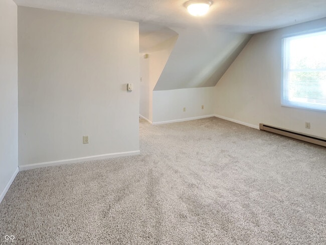 Building Photo - 4 W Main St