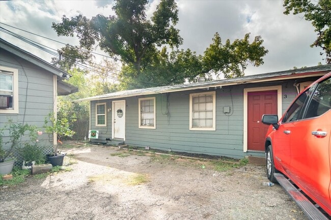 Building Photo - 13928 Bandera St