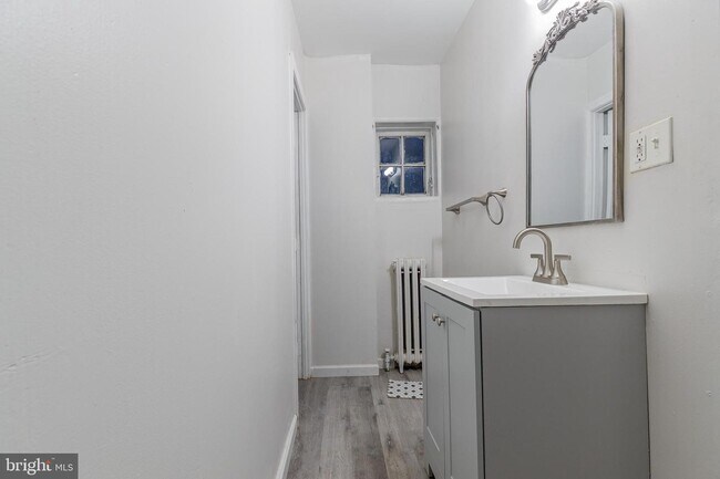 Building Photo - 101 N 6th St