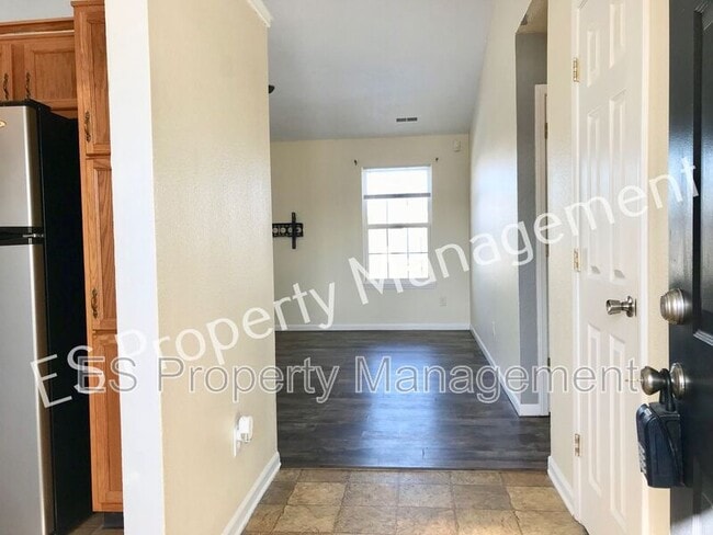 Building Photo - 5742 Ashcroft Dr