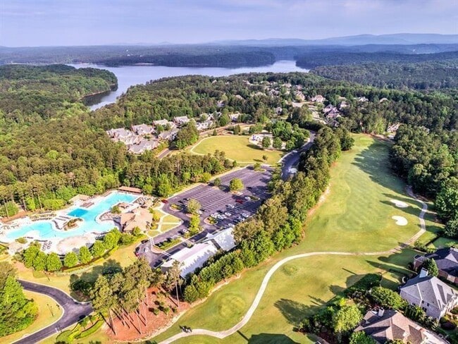 Building Photo - 324 White Oak Way