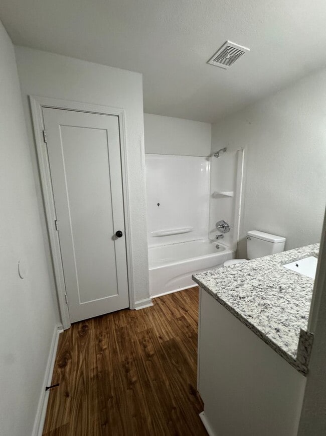 Building Photo - REMODELED 3/1  apartment in Trumann AVAILA...