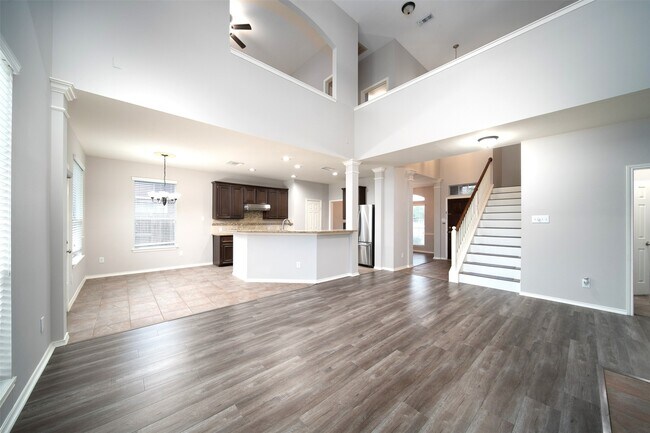 Building Photo - 3627 Midland Dr