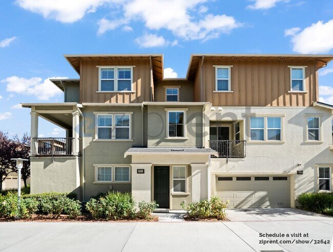 Building Photo - 634 Elderberry Dr