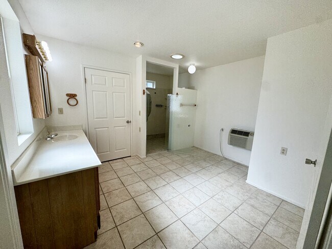 Building Photo - 21331 Heather Pl