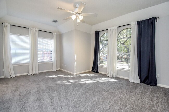 Building Photo - 2810 Grassy Knoll Ct