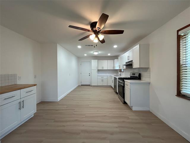 Building Photo - 720 Sandell Dr