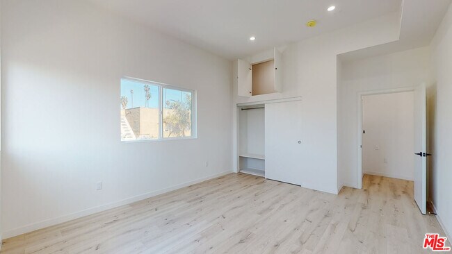 Building Photo - 1509 Cloverdale Ave