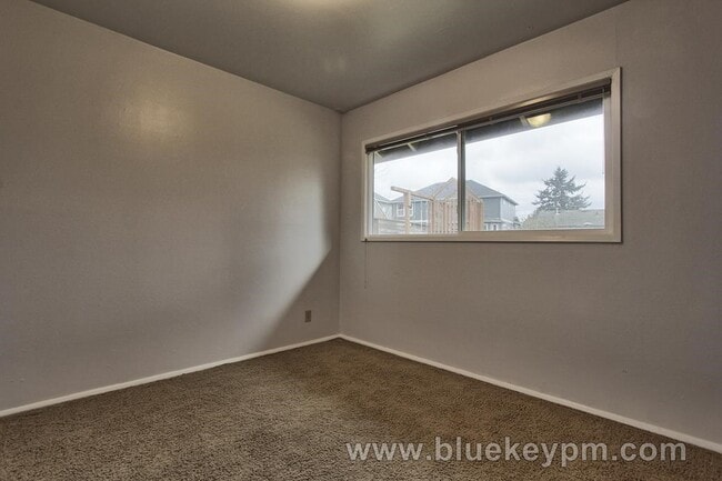 Building Photo - 2 Bed, 1 Bath Home in St. Johns near George Park