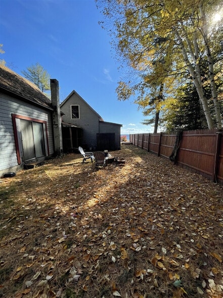 Building Photo - 773 Sebago Rd