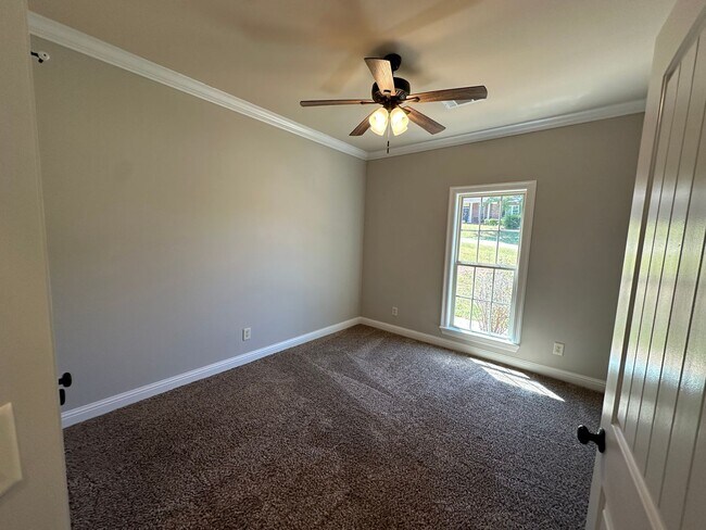 Building Photo - Located in the Redland Elementary and Middle School district.