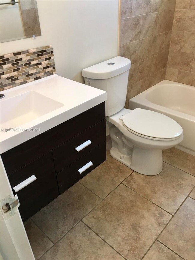 Building Photo - 1824 Monroe St