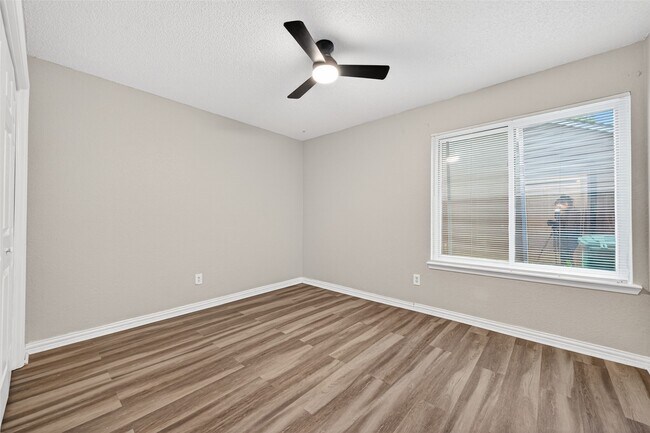 Building Photo - 12307 Gambit Dr