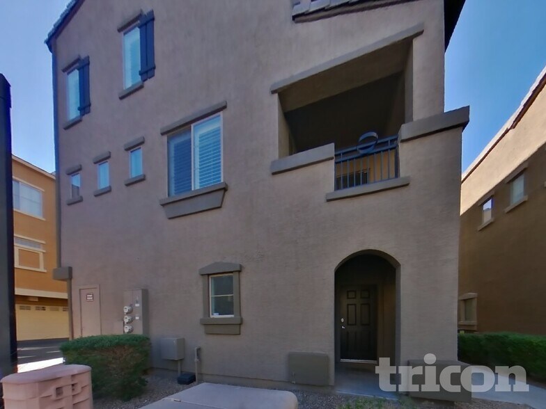 Building Photo - 16825 N 14th St