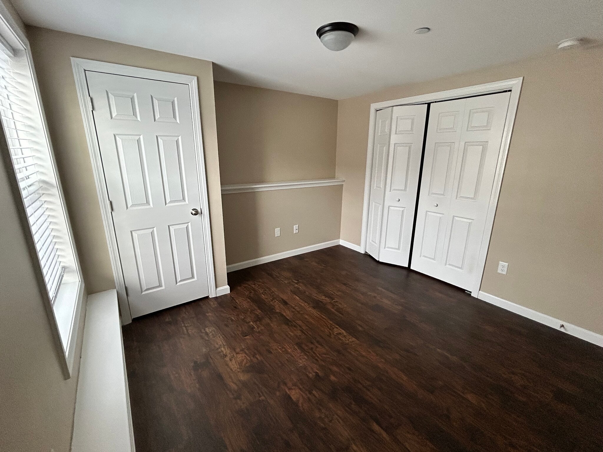 Building Photo - 9 Main St